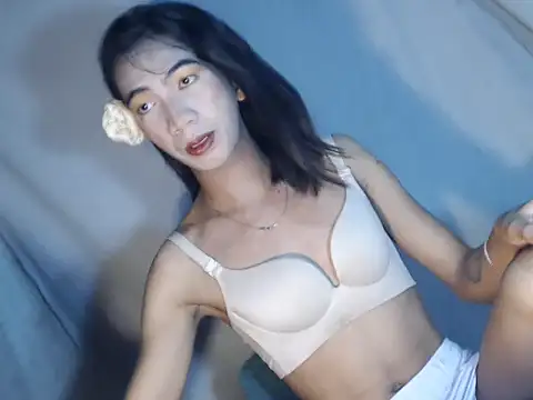 Snapshot of xyourdreamtrans chatting on February 22, 7:19 am xyourdreamtrans online show from February 22, 7:19 am