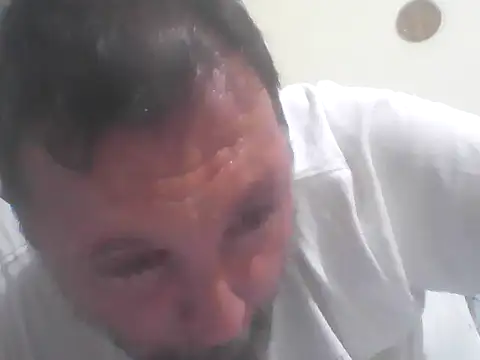 Snapshot of Luised80 chatting on April 10, 8:46 pm Luised80 online show from April 10, 8:46 pm