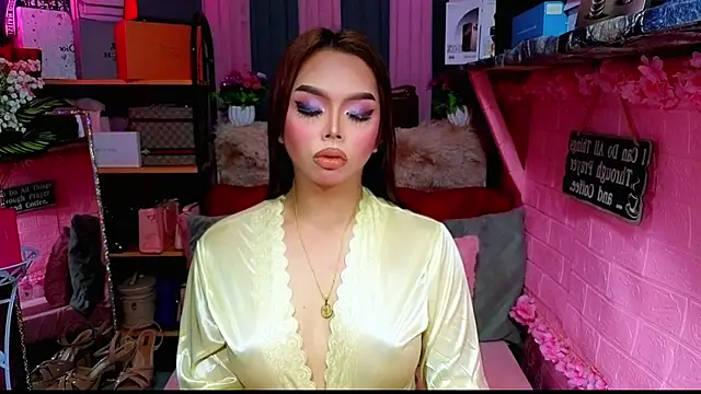 MoniqueCeleste online show from November 21, 3:49 am