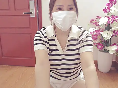 Snapshot of ruby_8x chatting on October 30, 12:23 am ruby 8x online show from October 30, 12:23 am