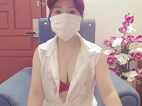 Snapshot of ruby_8x chatting on November 1, 11:23 am ruby 8x online show from November 1, 11:23 am