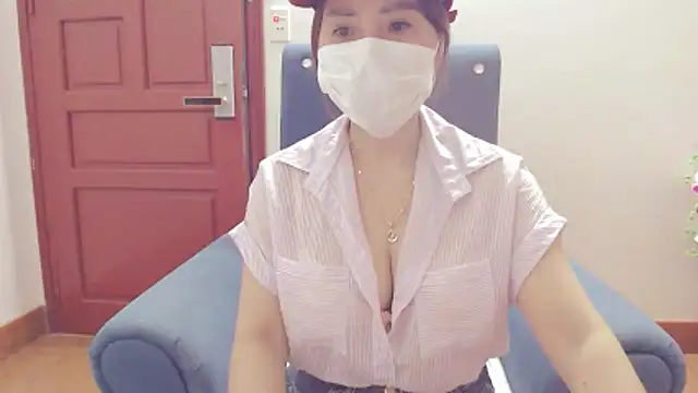 Snapshot of ruby_8x chatting on November 3, 2:07 pm ruby 8x online show from November 3, 2:07 pm