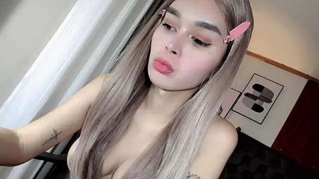 Snapshot of asiansmilexx chatting on July 11, 2:14 am asiansmilexx online show from July 11, 2:14 am