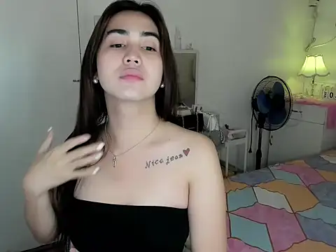 Snapshot of Alovelydoll_nica chatting on May 3, 1:11 am Alovelydoll nica online show from May 3, 1:11 am