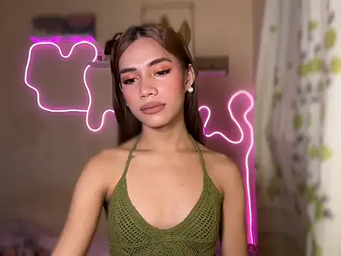 Lovelynikki03 online show from September 25, 9:07 pm