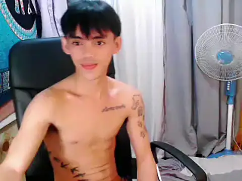 Snapshot of urhunky_boy chatting on October 6, 3:53 pm urhunky boy online show from October 6, 3:53 pm