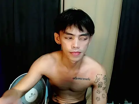 Snapshot of urhunky_boy chatting on May 24, 9:47 am urhunky boy online show from May 24, 9:47 am