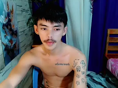 Snapshot of urhunky_boy chatting on June 25, 9:30 pm urhunky boy online show from June 25, 9:30 pm