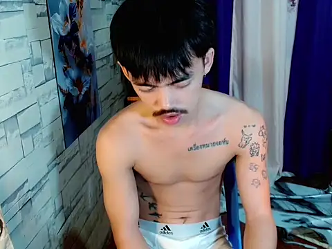 Snapshot of urhunky_boy chatting on July 9, 7:40 pm urhunky boy online show from July 9, 7:40 pm
