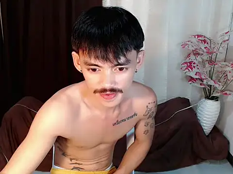 Snapshot of urhunky_boy chatting on July 28, 12:48 pm urhunky boy online show from July 28, 12:48 pm