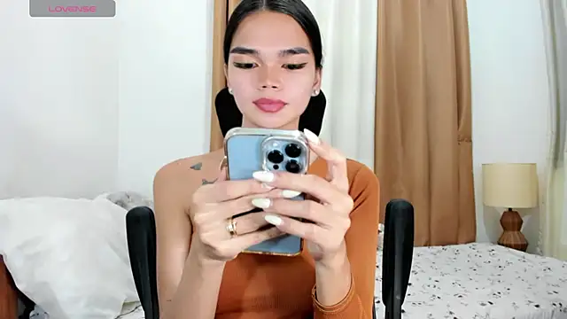 Snapshot of kendall_petite18 chatting on June 7, 4:22 pm kendall petite18 online show from June 7, 4:22 pm