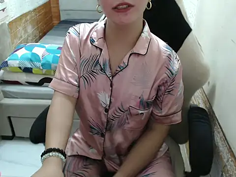 Sweet sammie04 online show from January 7, 7:22 am