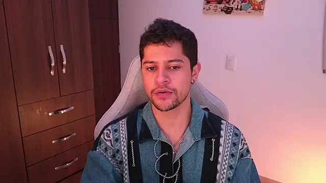 domsantiago  online show from November 25, 3:06 am