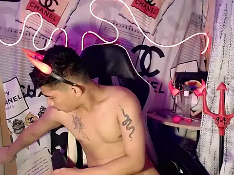 asianhardcock25 online show from October 29, 9:22 am