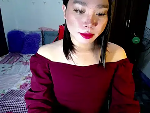 Urassiansweetcummer online show from September 13, 1:49 am