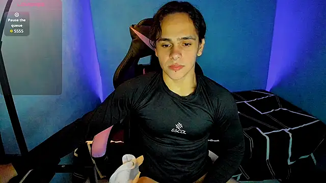 Snapshot of Maximiliano_scoott__ chatting on September 12, 7:14 pm Maximiliano scoott online show from September 12, 7:14 pm