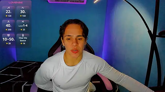 Snapshot of Maximiliano_scoott__ chatting on October 3, 6:49 pm Maximiliano scoott online show from October 3, 6:49 pm