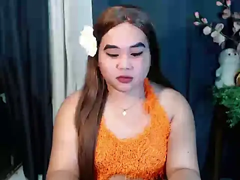 Snapshot of queen_staceyy chatting on December 22, 10:07 pm queen staceyy online show from December 22, 10:07 pm