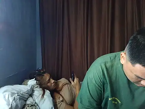 Snapshot of amanda_vuitton chatting on November 3, 5:36 pm amanda vuitton online show from November 3, 5:36 pm