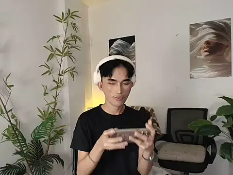 Snapshot of twink_pinoy chatting on June 27, 11:54 pm twink pinoy online show from June 27, 11:54 pm