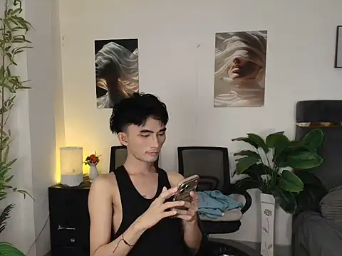 Snapshot of twink_pinoy chatting on June 30, 10:44 pm twink pinoy online show from June 30, 10:44 pm
