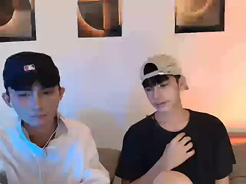 Snapshot of twink_pinoy chatting on August 5, 5:38 pm twink pinoy online show from August 5, 5:38 pm