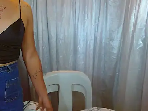 Snapshot of Seductive_akira11 chatting on April 25, 6:16 pm Seductive akira11 online show from April 25, 6:16 pm