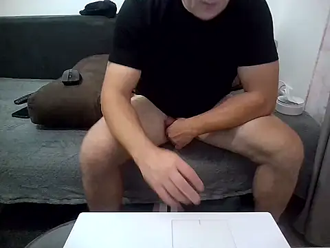 Snapshot of DaDDyLoVeSu83 chatting on October 19, 7:03 pm DaDDyLoVeSu83 online show from October 19, 7:03 pm