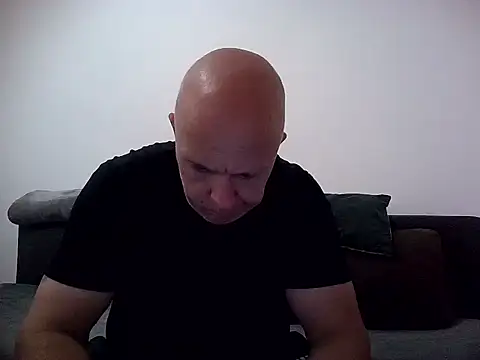 Snapshot of DaDDyLoVeSu83 chatting on November 4, 4:06 pm DaDDyLoVeSu83 online show from November 4, 4:06 pm