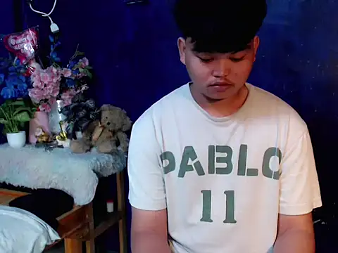 Reynelcock online show from January 11, 4:23 pm