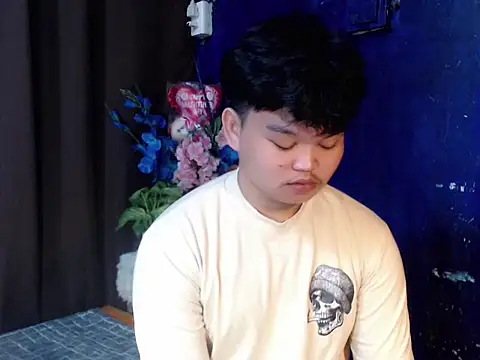 Reynelcock online show from March 29, 6:08 pm