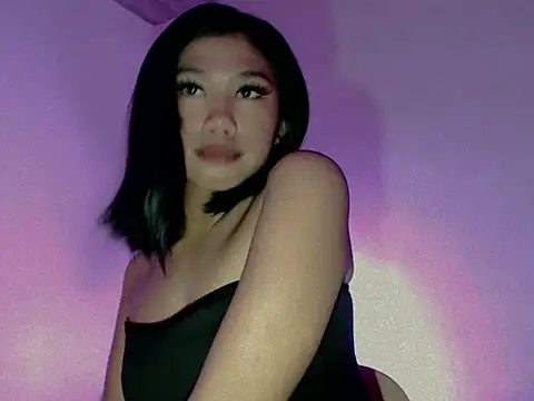 Snapshot of Maxine_Sucks chatting on October 24, 1:07 pm Maxine Sucks online show from October 24, 1:07 pm