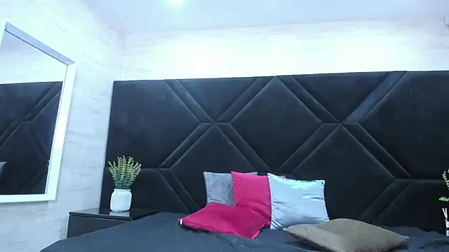 Dantzel  online show from March 6, 7:10 pm