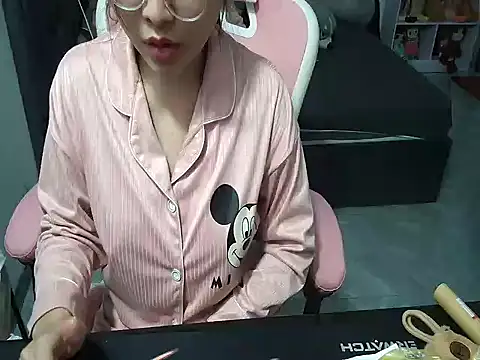 Snapshot of Ori-Yannie chatting on December 20, 7:26 am Ori-Yannie online show from December 20, 7:26 am