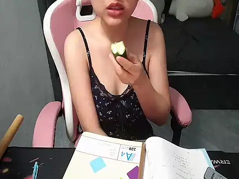 Snapshot of Ori-Yannie chatting on February 5, 2:05 am Ori-Yannie online show from February 5, 2:05 am