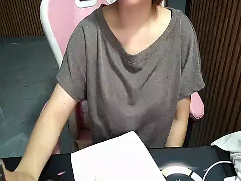 Snapshot of Ori-Yannie chatting on April 20, 3:31 am Ori-Yannie online show from April 20, 3:31 am