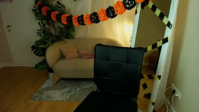 Mary Lane  online show from October 23, 8:18 pm