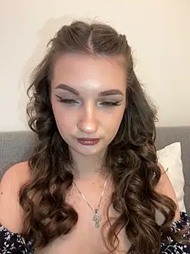 AdelinaEmber online show from December 15, 10:41 am