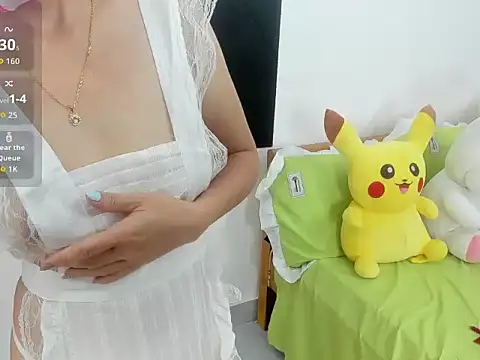 Snapshot of LuckyBabe_new01 chatting on September 14, 2:27 pm LuckyBabe new01 online show from September 14, 2:27 pm