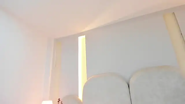 Snapshot of SalomeeBell chatting on October 10, 9:14 pm SalomeeBell online show from October 10, 9:14 pm