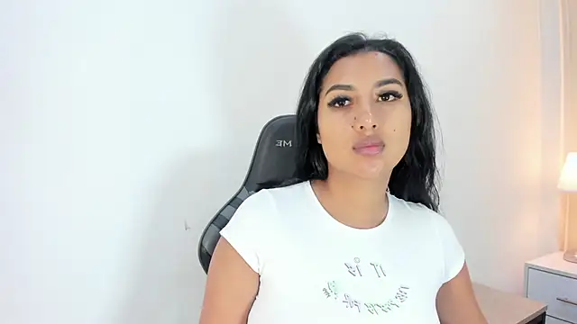 SalomeeBell online show from December 15, 9:19 pm