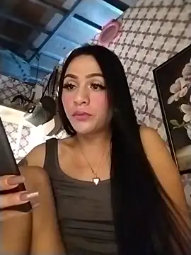 Snapshot of enoria1992 chatting on June 19, 2:43 pm enoria1992 online show from June 19, 2:43 pm
