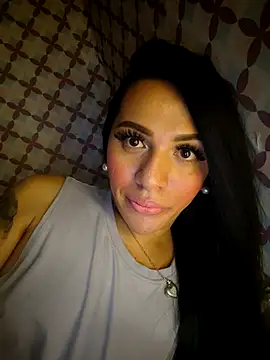 Snapshot of enoria1992 chatting on July 2, 4:46 pm enoria1992 online show from July 2, 4:46 pm