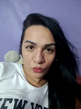 Snapshot of enoria1992 chatting on July 10, 3:33 am enoria1992 online show from July 10, 3:33 am