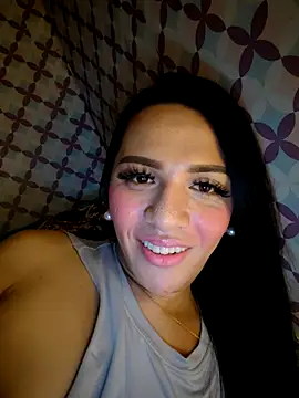 Snapshot of enoria1992 chatting on July 13, 2:53 pm enoria1992 online show from July 13, 2:53 pm