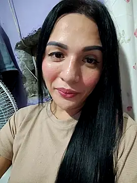 Snapshot of enoria1992 chatting on July 25, 8:45 am enoria1992 online show from July 25, 8:45 am