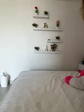 Nikii   online show from October 15, 2:06 pm