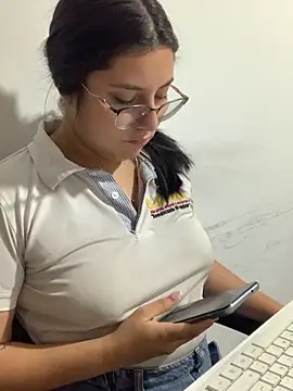 Snapshot of Velma_star chatting on September 12, 10:59 am Velma star online show from September 12, 10:59 am