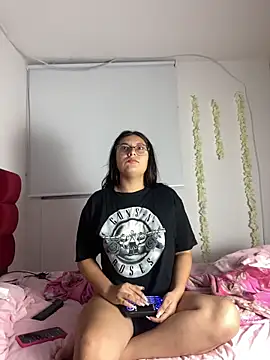 Snapshot of Velma_star chatting on March 28, 10:48 am Velma star online show from March 28, 10:48 am