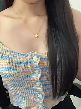 JennyQueen18 online show from April 11, 7:35 am